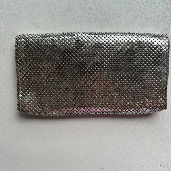 Vintage Whiting & Davis Silver Mesh Clutch with Rhinestone Clasp - Picture 4 of 11